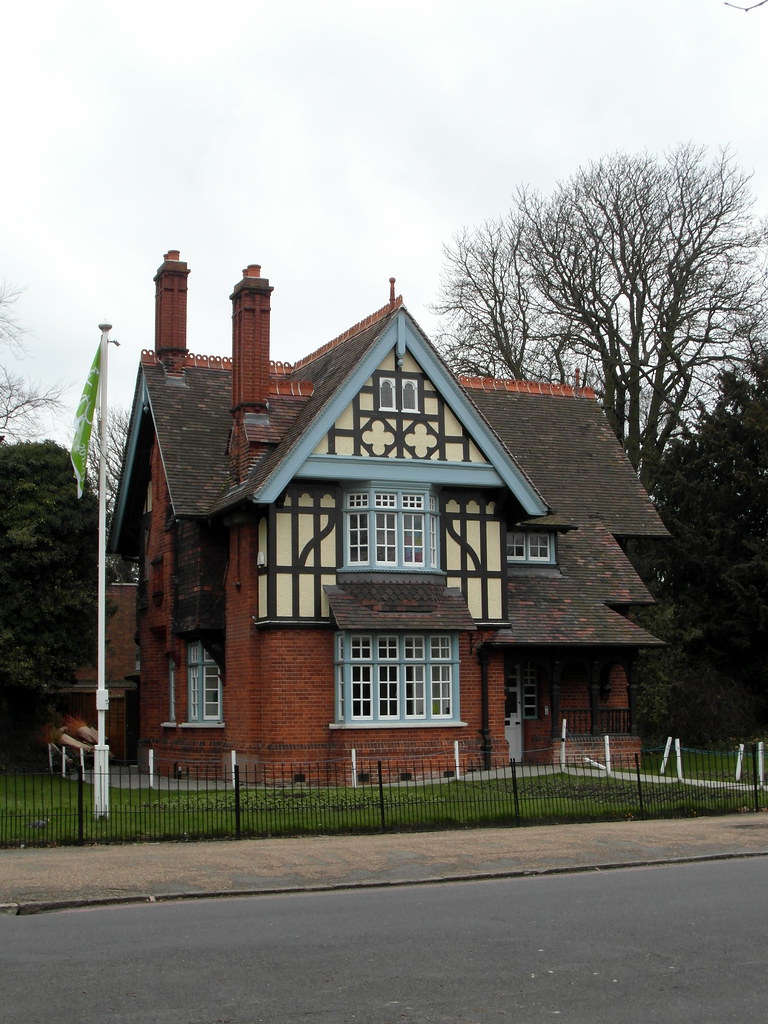 Dulwich Park Lodge College Road, Dulwich. Given by Dulwich… Flickr