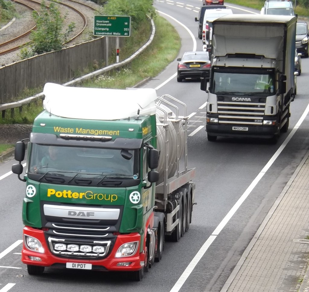 Potters group D1 POT and MV03 GBX at Welshpool Joshhowells27 Flickr