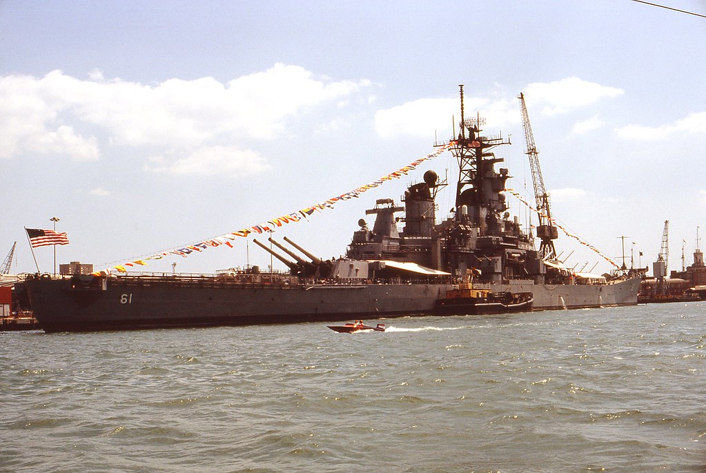 "Battleship" USS IOWA 1989 The Battleship "USS IOWA" vis… Flickr