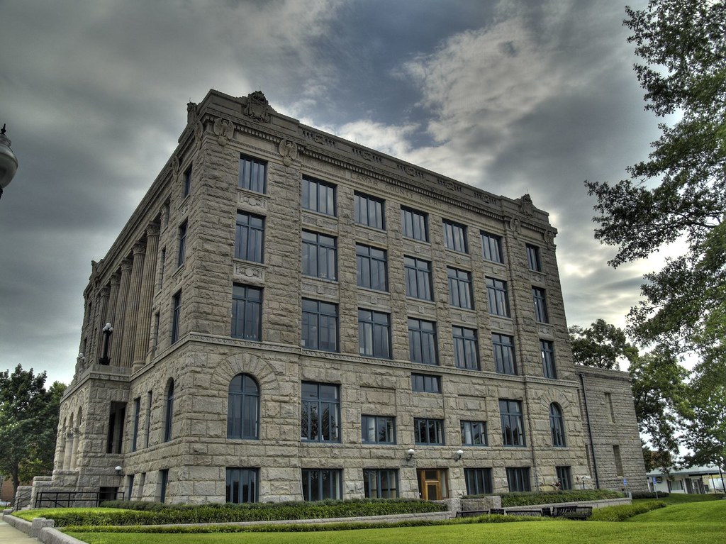 Lamar County Courthouse Just off the Square in Paris, TX Flickr