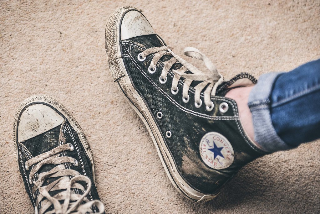 Dirty Converse Dirty Converse and superskinny jeans