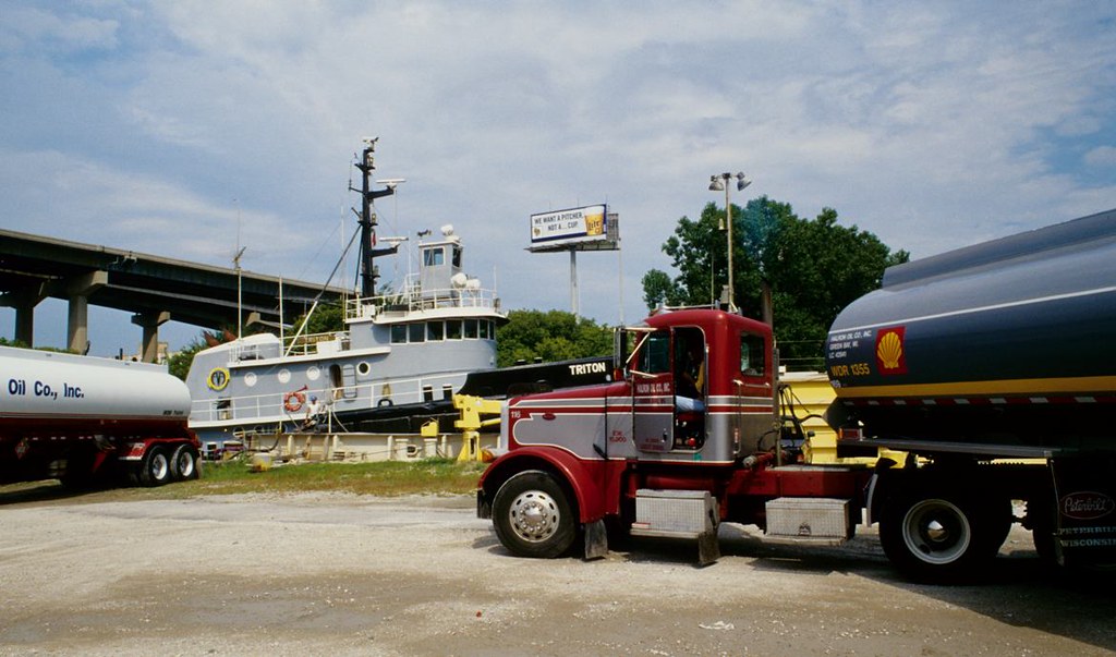 Halron Looking So Handsome Halron Oil was in Milwaukee, Wi… Flickr