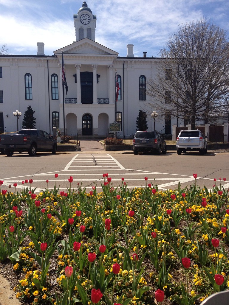 Oxford Square 040613 Beautiful day as we grab lunch afte… Flickr