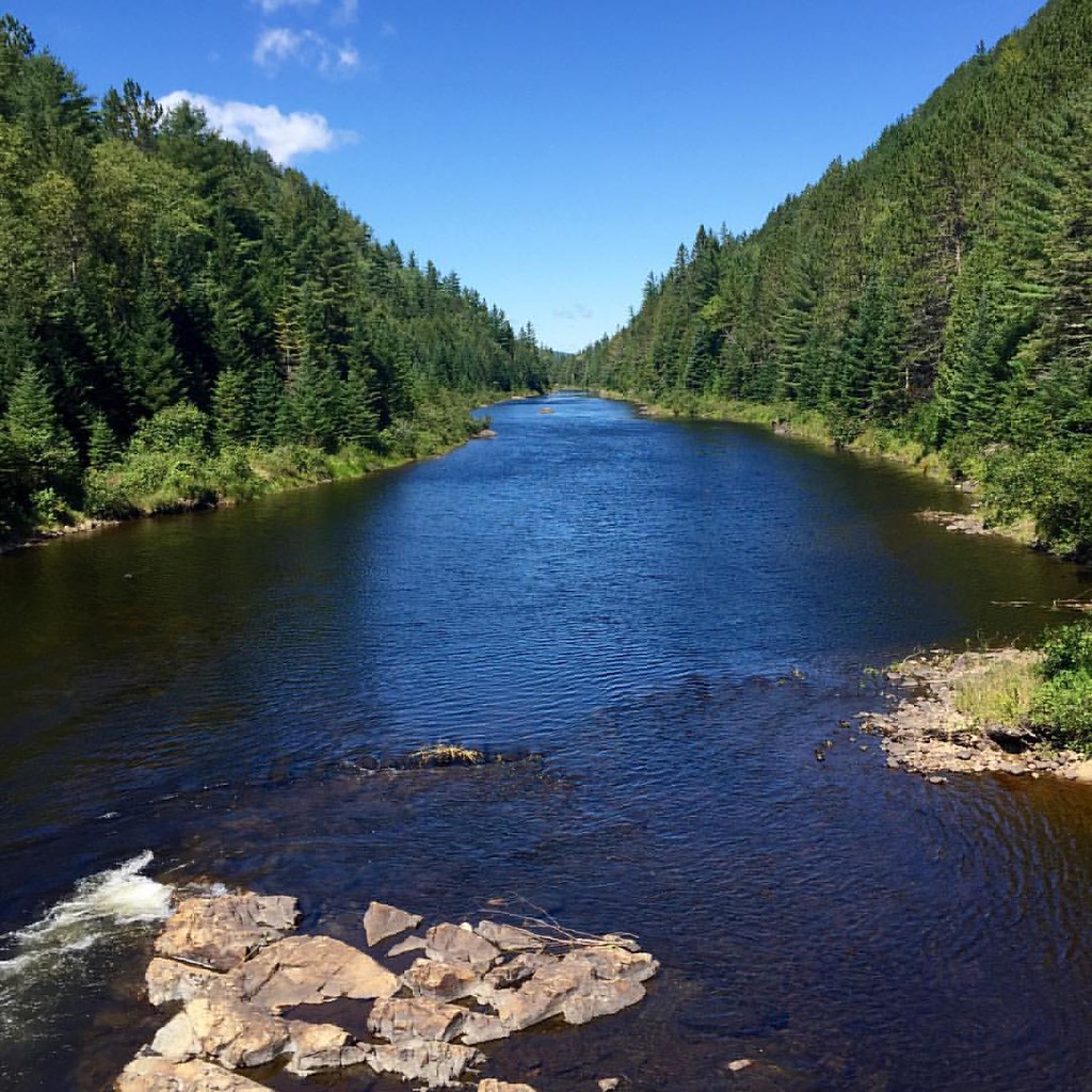 Rivière Ouareau vue du pont suspendu. lanaudiere Christian Liboiron
