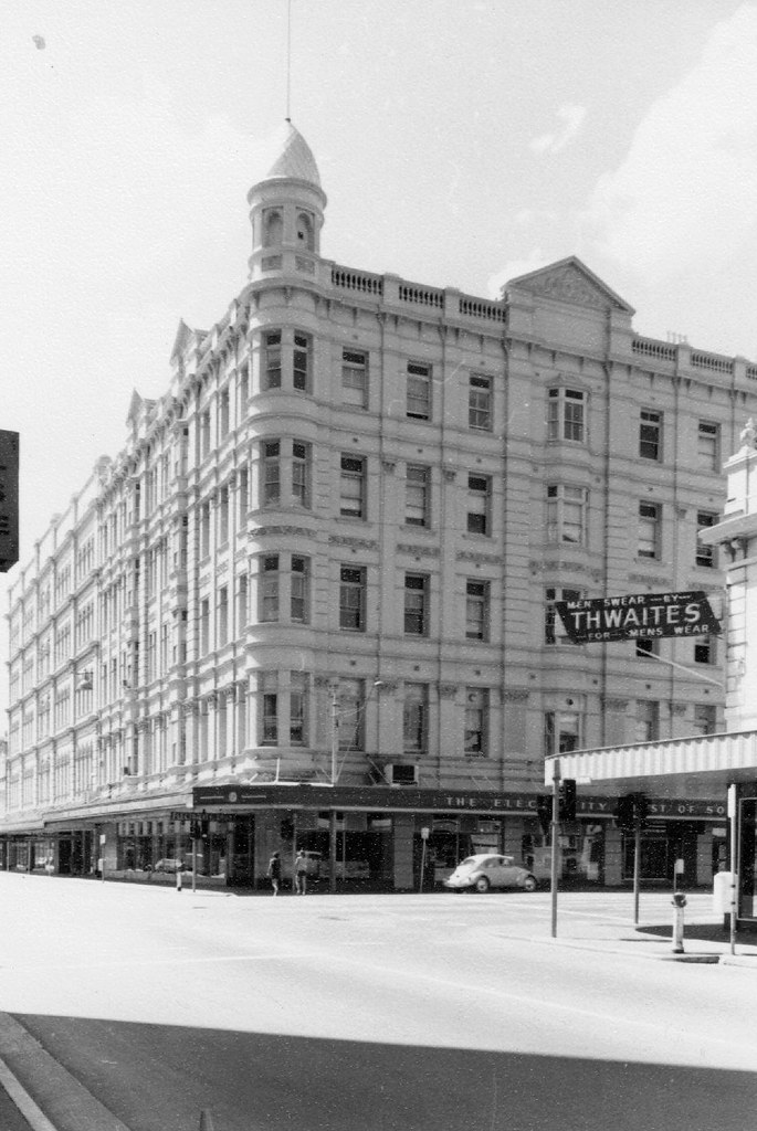 Grand Central Hotel, c 1970 South Eastern corner of Rundle… Flickr