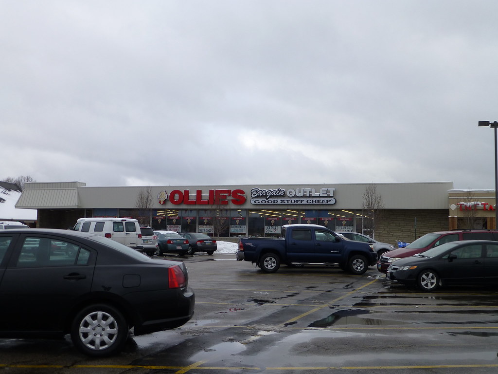 Ollie's bargain outlet in Mentor, Ohio This was a grocery … Flickr