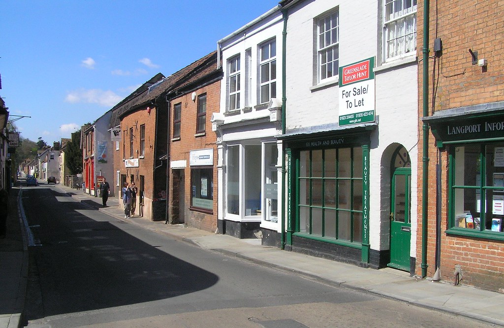Bow Street, Langport Many of the houses in Bow Street tilt… Flickr
