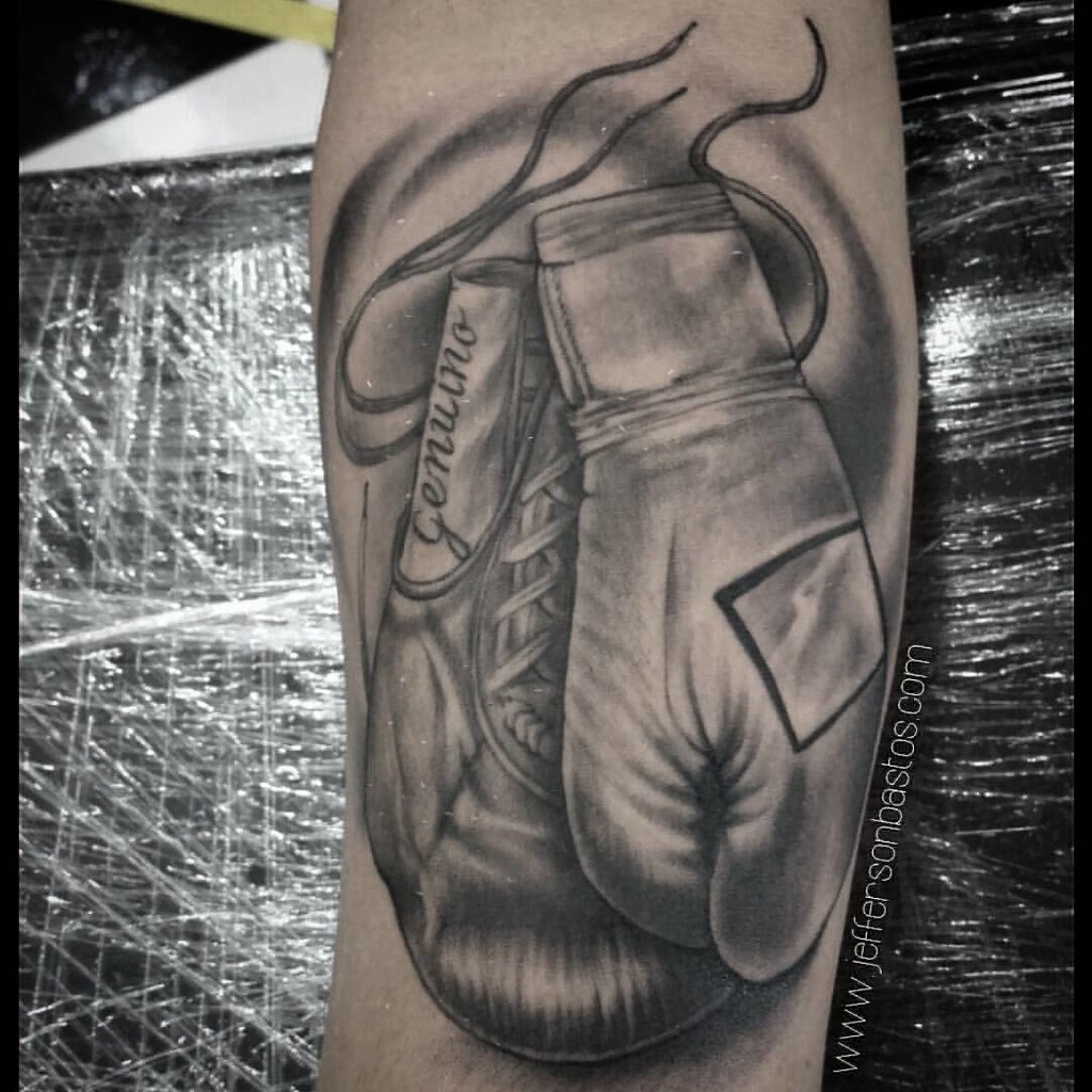 58 Tatuagens de luvas de boxe o significado) Luva de Boxe Boxhandschuhe Por. Jefferson Bastos tatto… Flickr