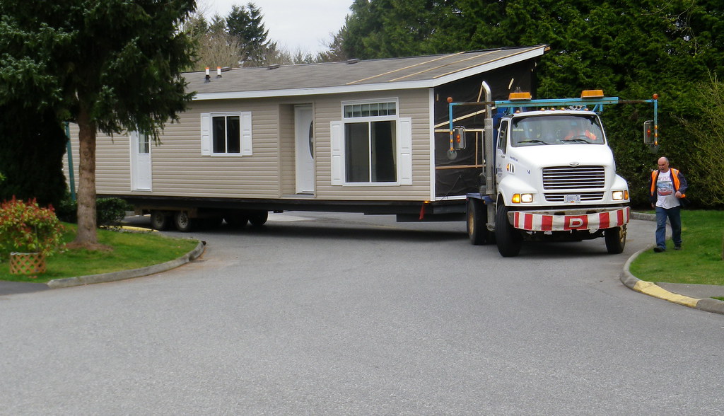 sry13d00 Manufactured Home Delivery, Surrey BC Wide load t… Flickr