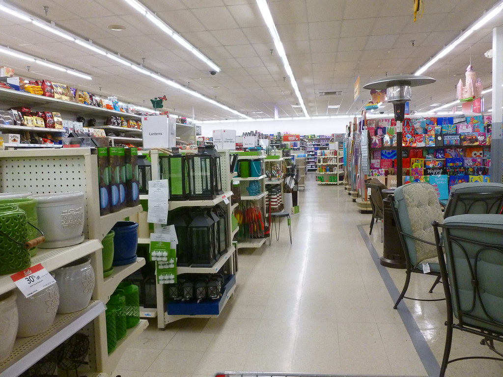 Kmart, Oconomowoc, WI (48) 1450 Summit Ave, Oconomowoc, WI… Flickr
