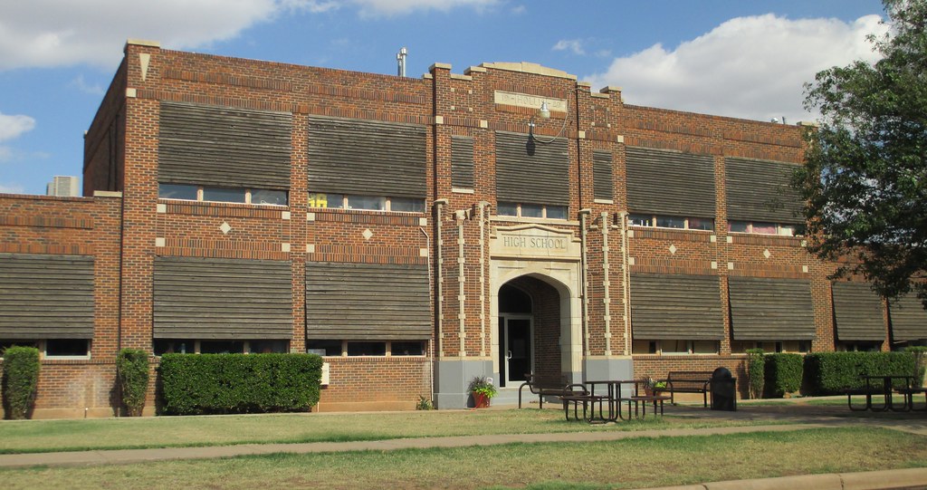 Hollis High School (Hollis, Oklahoma) Built in 1929, this … Flickr