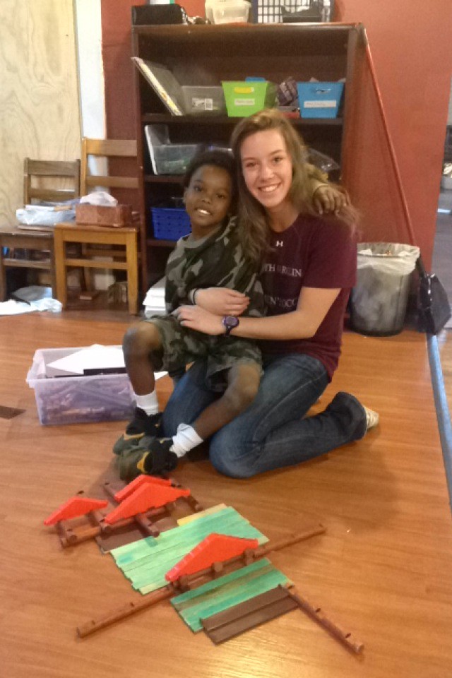 IMG_5673 Lizzie serving at Frazee Elementary School in Gre… Flickr