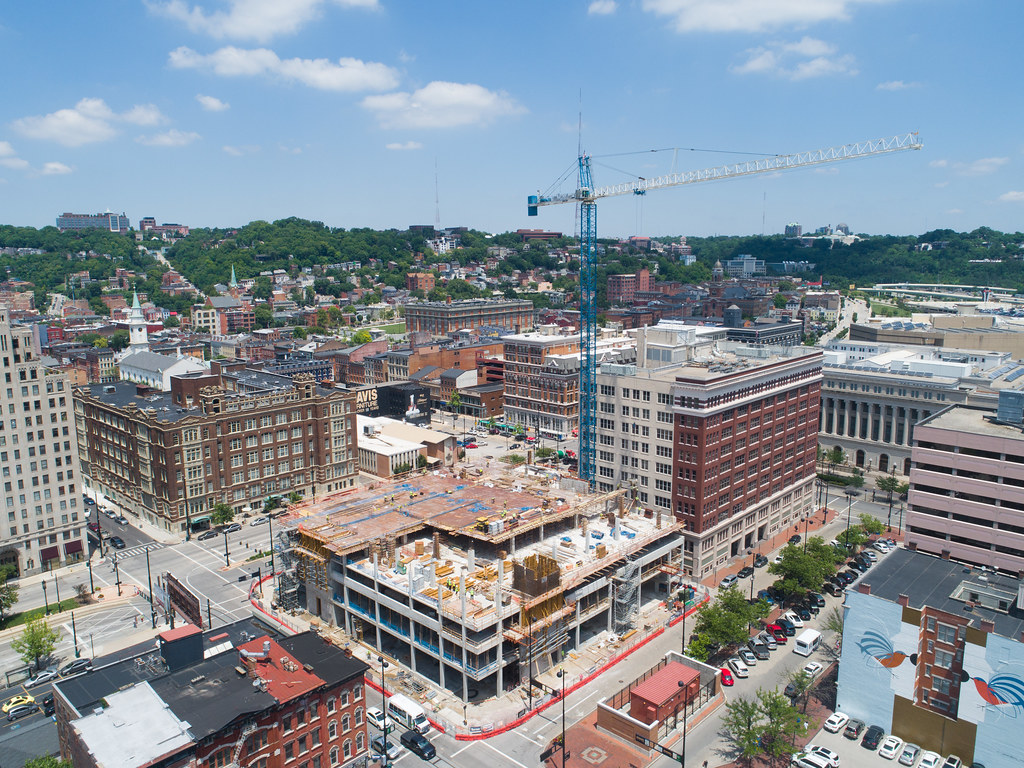 Court and Walnut Construction A new tower with a Kroger gr… Flickr