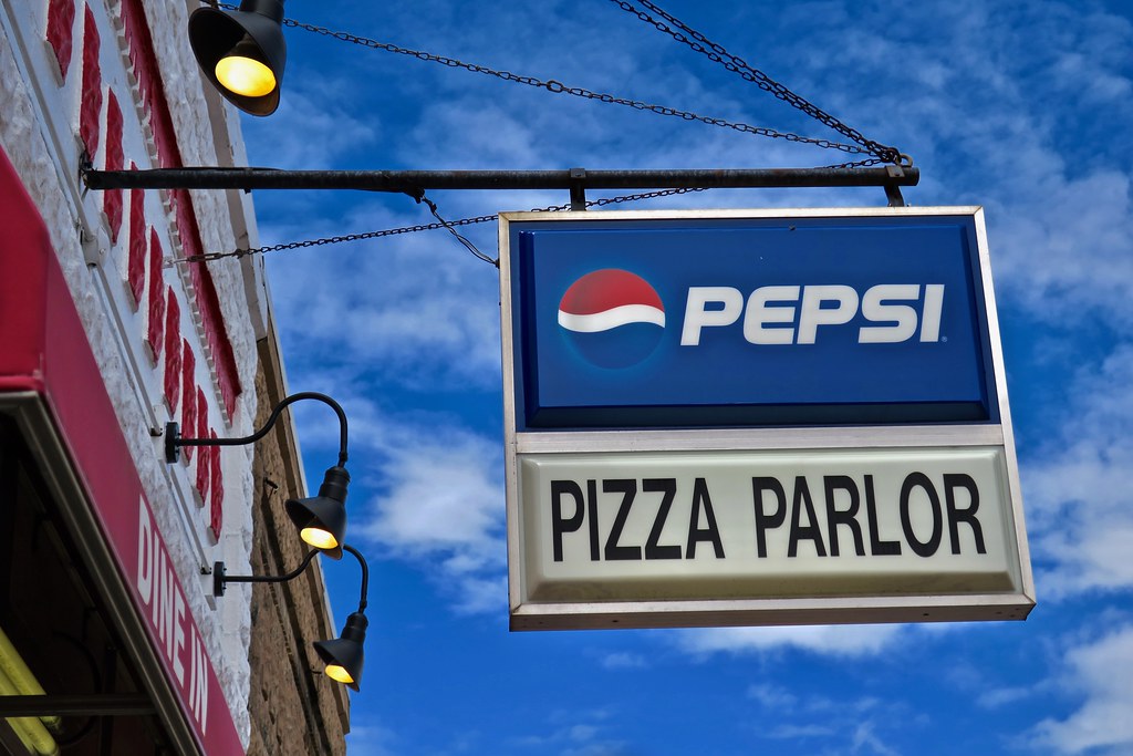 Pizza Parlor, Iron River, WI Iron River Pizza Parlor, 6828… Flickr