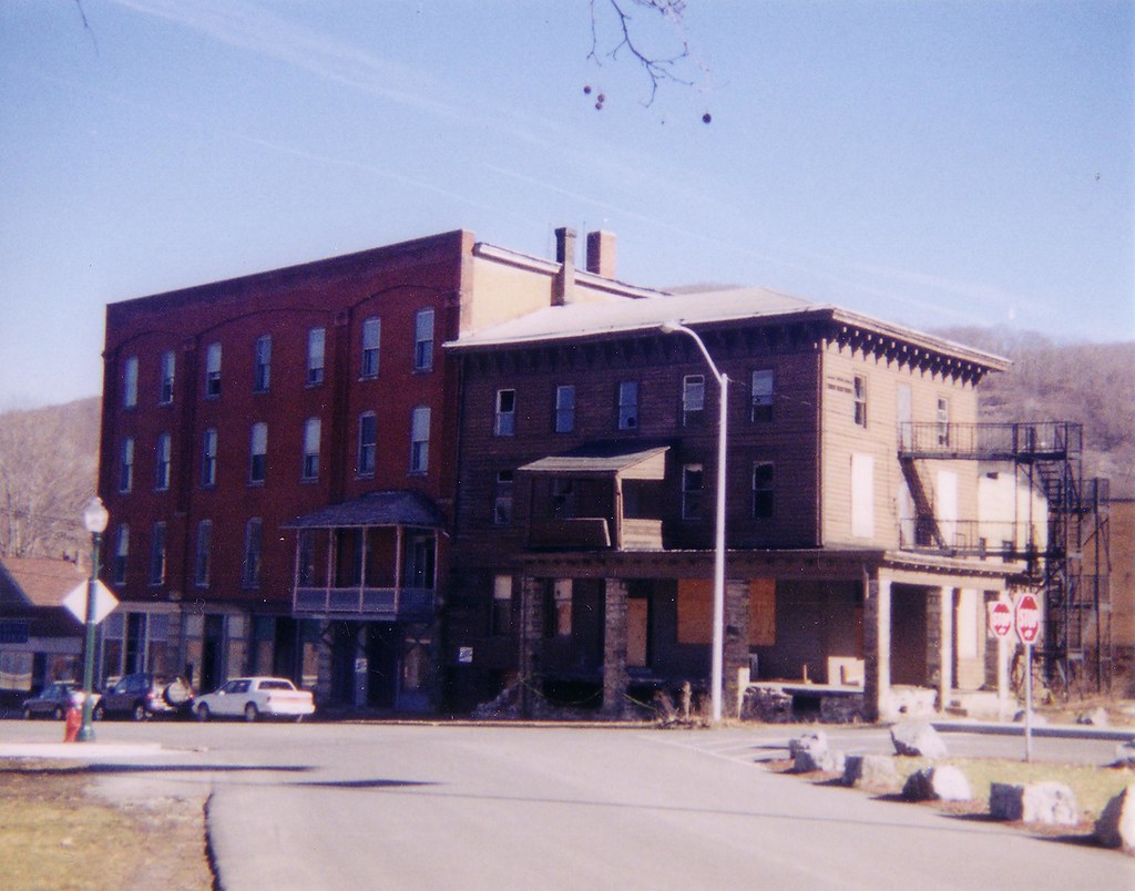 The Ward House Tyrone, PA 2002 The Ward House on Pennsylva… Flickr