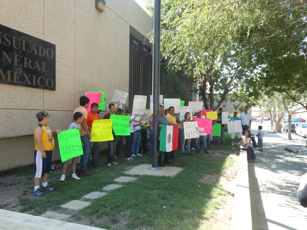 Protest 8/14/2012 Consulado Mexicano El Paso, Texas Mexicanos En