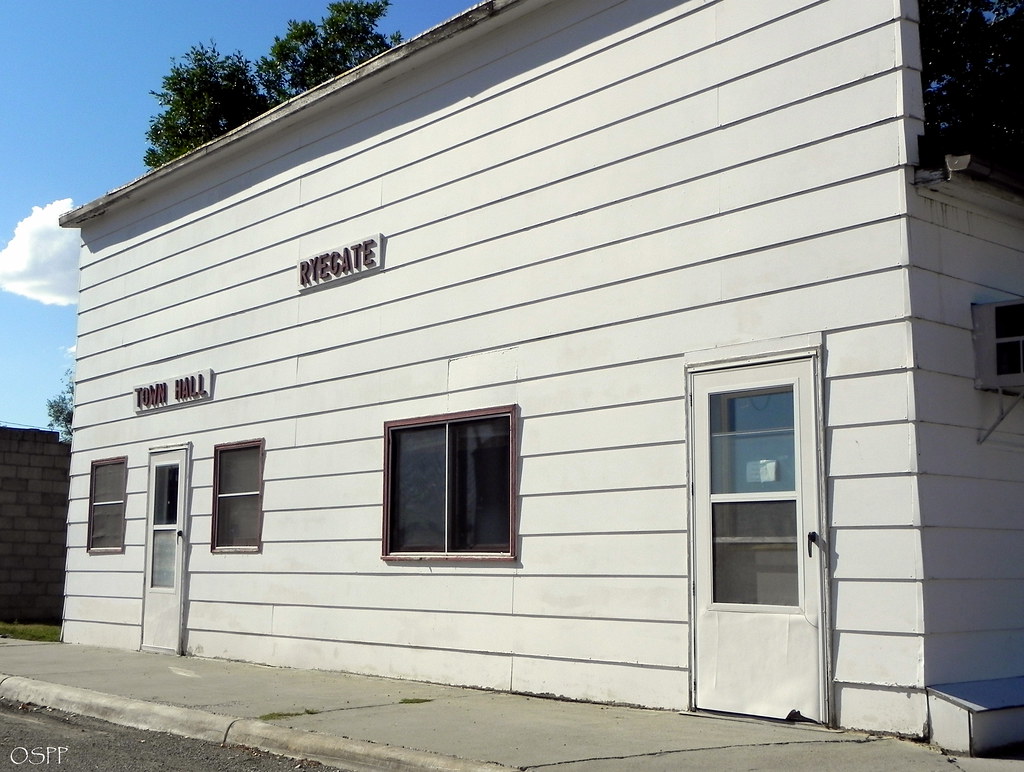 Storefront, Ryegate Montana The tiny town of Ryegate has m… Flickr