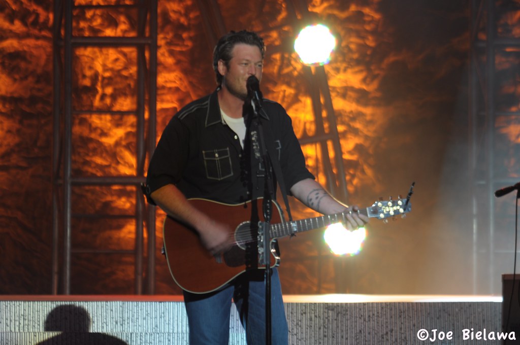 Blake Shelton DSC_02098.25.12 Joe Bielawa Flickr