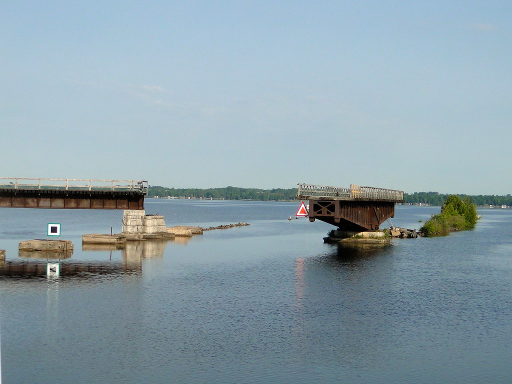 Departing Fenelon Falls Susan Scollay Flickr