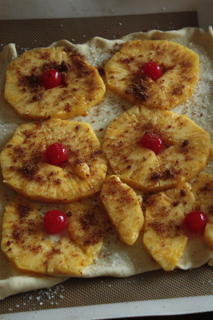 Summer Dessert Fresh pineapple +puff pastry+a little brown… Flickr