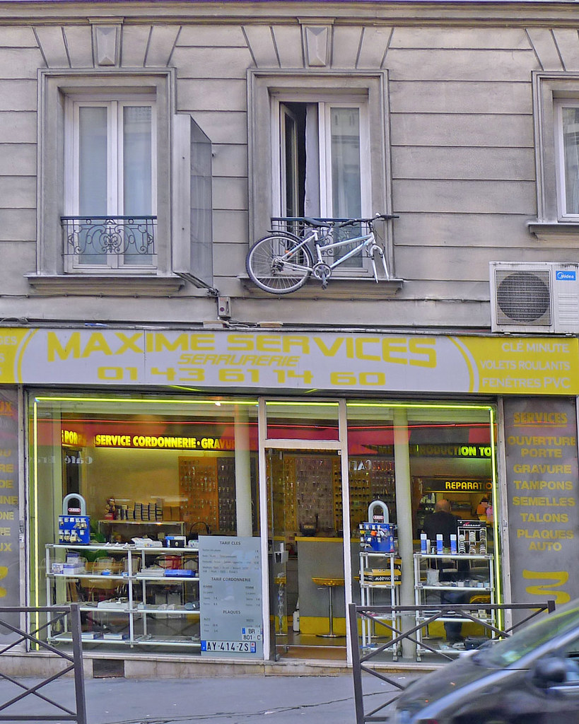 109 Rue Pelleport, 75020. Melancholy spectacles Flickr