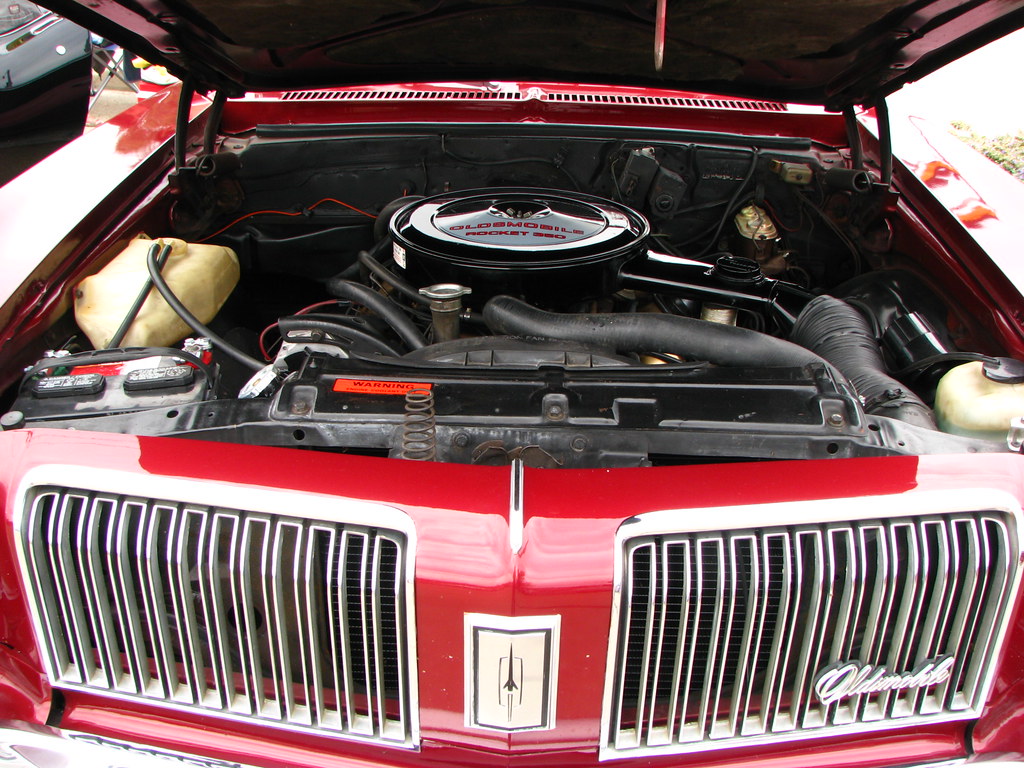 1974 Oldsmobile Omega engine | Powered by a Rocket 350 V8 en… | Flickr