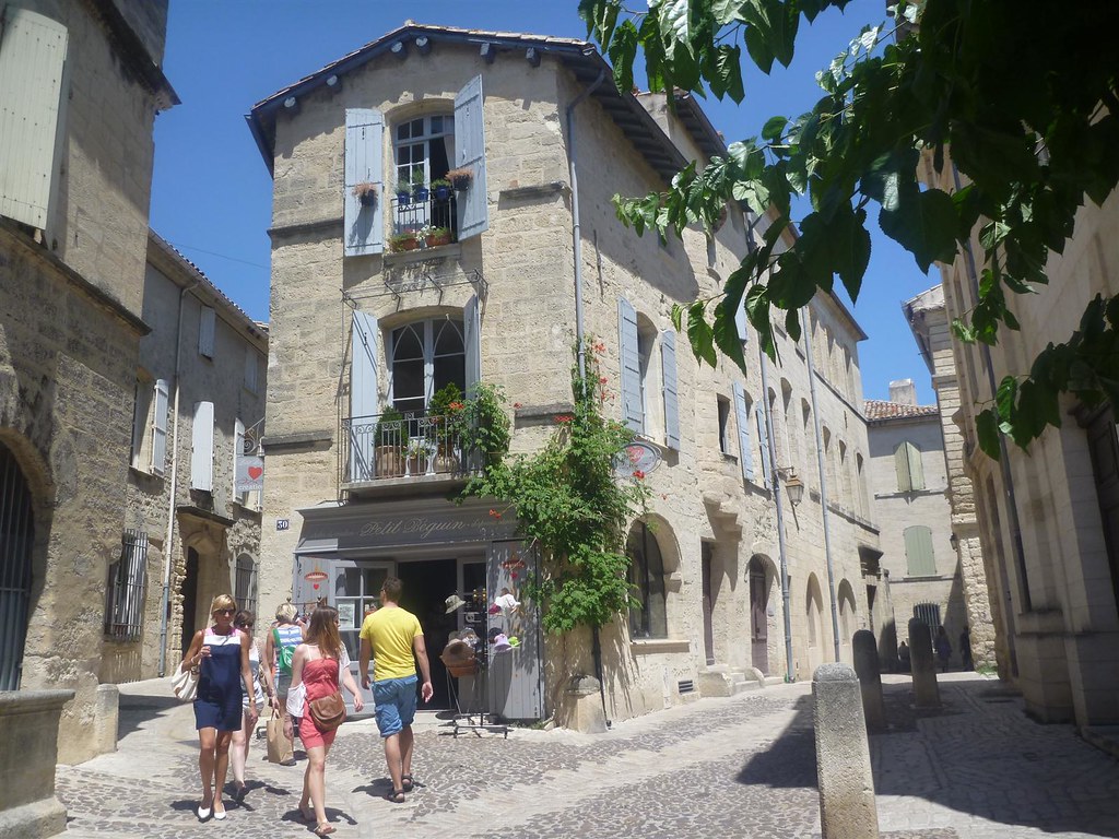 Uzès La ville d'Uzès dans le gard, juillet 2012. www.benon… Flickr