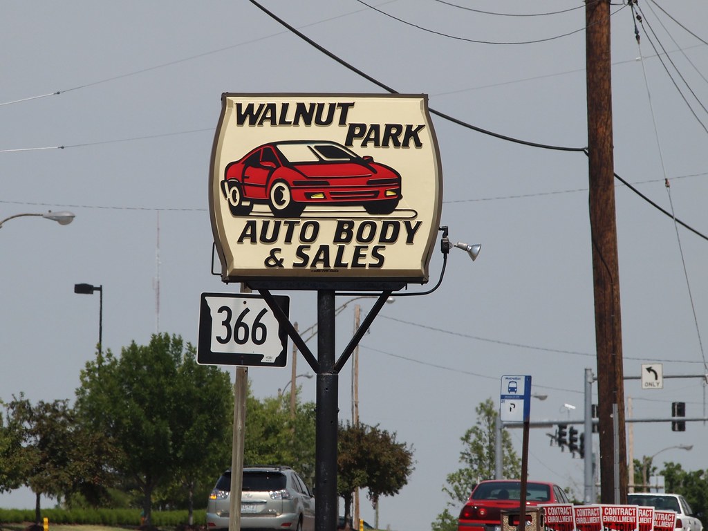 Walnut Park Auto Body & Sales Plastic Sign on Watson Rd. i… Flickr