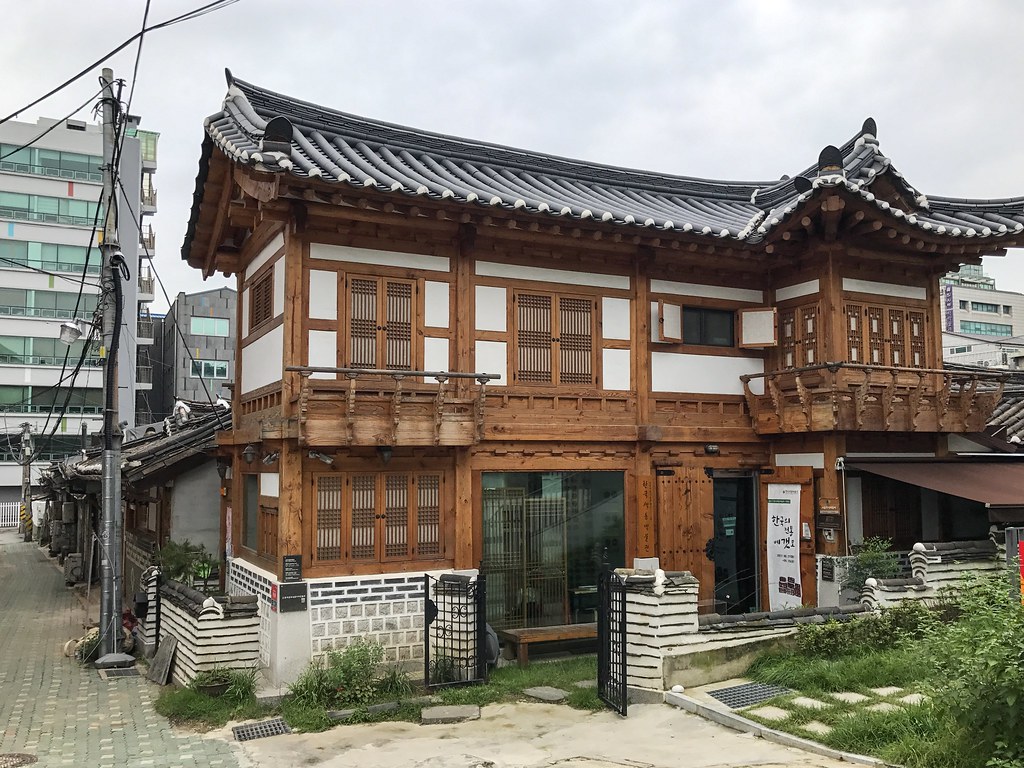 A small museum in a reconstructed traditional Korean house… Flickr