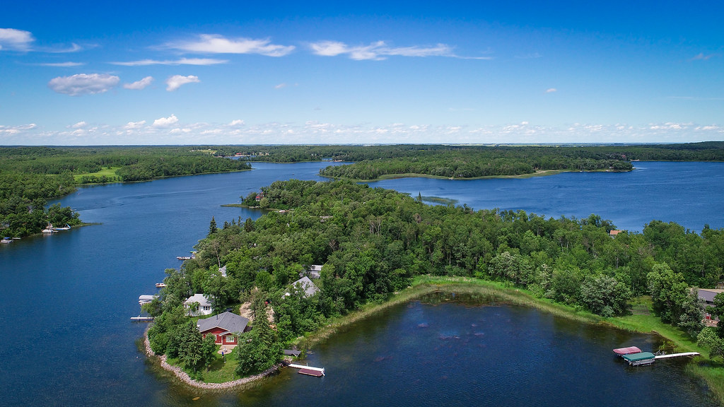 Lake Upsilon 2018 Lake Upsilon, North Dakota is one of th… Flickr