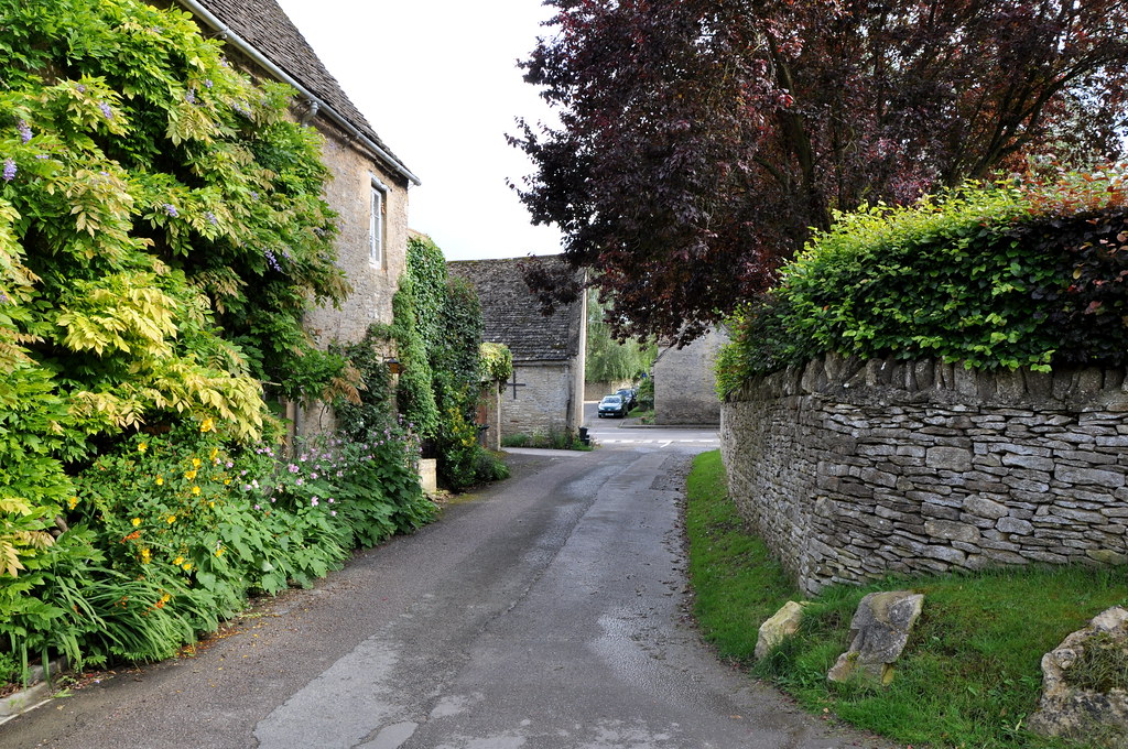 Fulbrook293 Village Fulbrook is an attractive Cotswold vi… Flickr