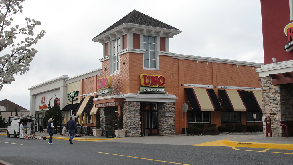 Uno's Millbury, MA at Blackstone Valley) Flickr