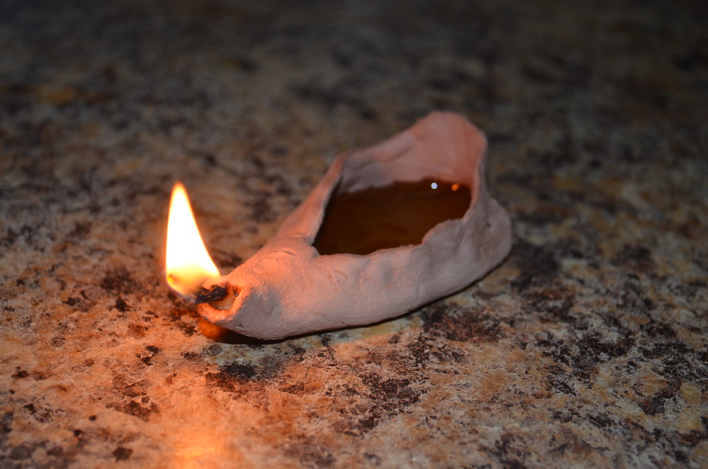 Olive Oil Lamps really work That's a paper towel wick and … Flickr