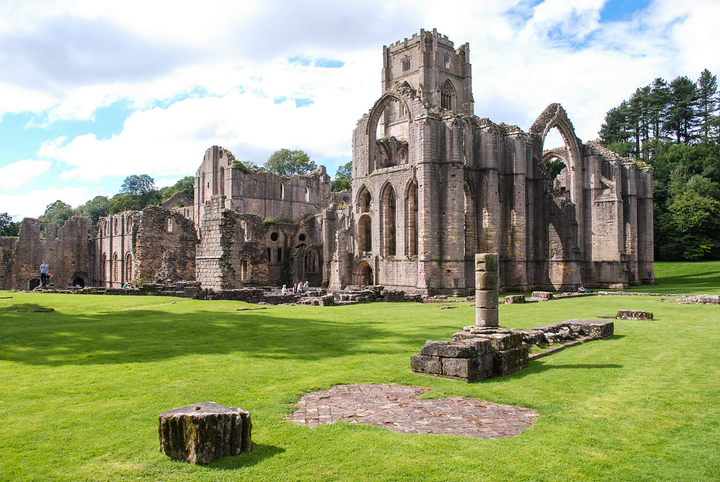 fountainsabbey6867 Fountains Abbey, Ripon, Yorkshire. Ian Usher