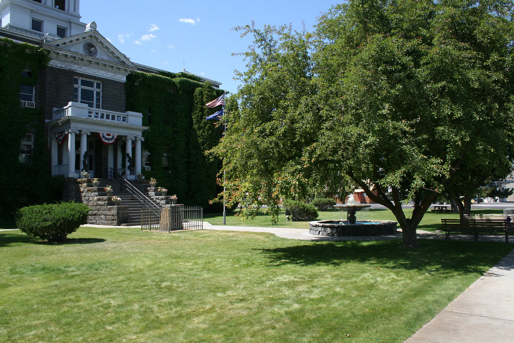 Crook County Courthouse and Fountain Prineville, Oregon Aaron Hobbs
