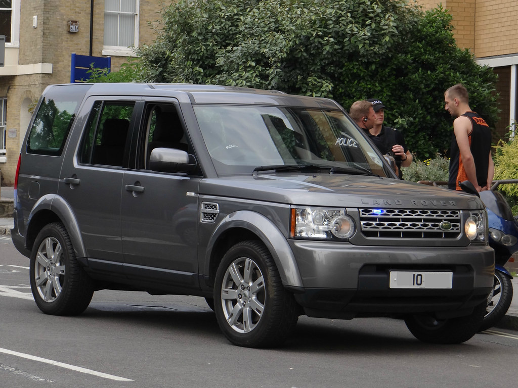 Hampshire Police Unmarked Land Rover Discovery 4 Tactica… Flickr