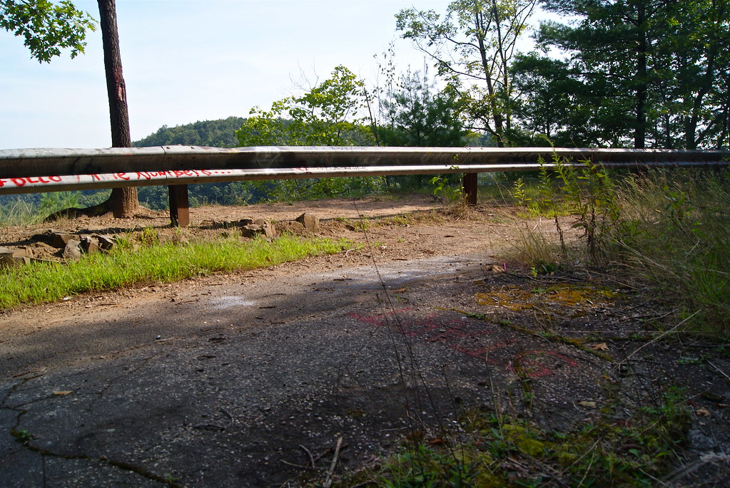 Old mountain road 3 Bloomfield, CT. D. Brigham Flickr