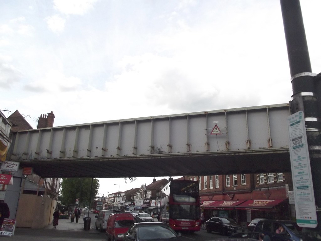 Golders Green Road, Golders Green railway bridge London Underground