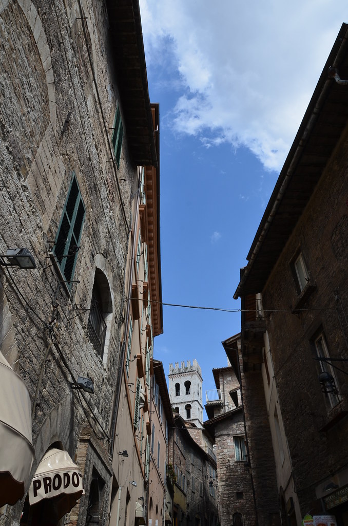 Lane in Assisi (6) Richard Mortel Flickr