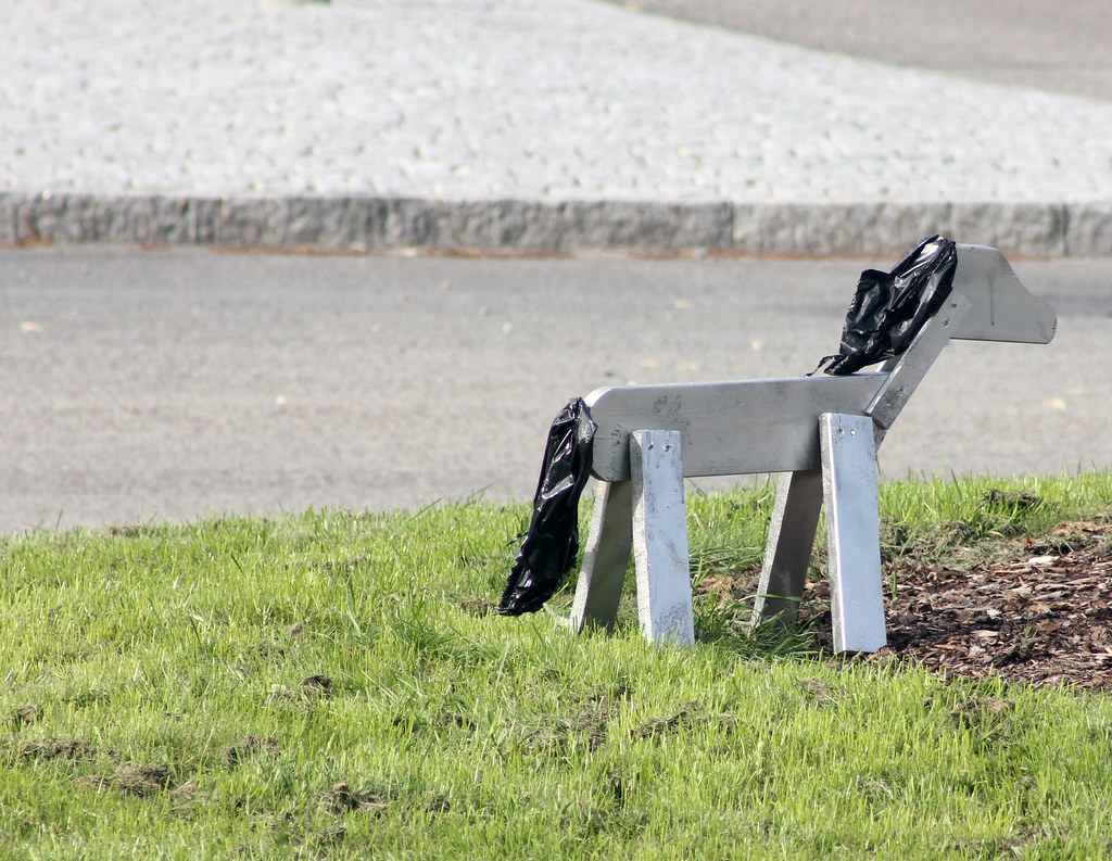 Roundabout Dog A new roundabout dog has appeared in Tungel… Flickr