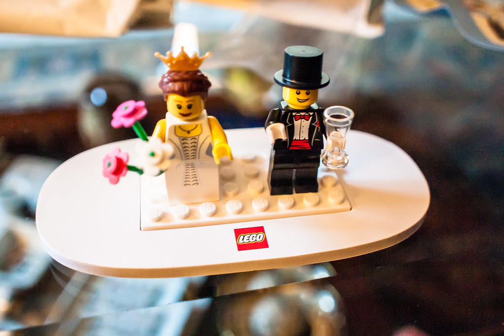 Novios de Lego Los novios de nuestra tarta tenían que ser … Flickr