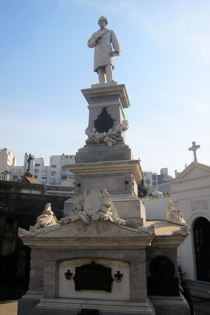 Buenos Aires Cementerio de la Recoleta tumba de Juan Ba… Flickr