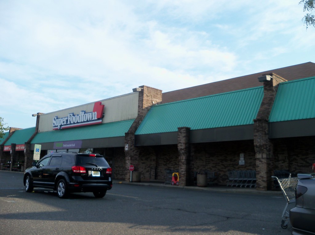 A&P/ Foodtown Port Monmouth, NJ 426 Rt. 36; a Colonial A… Flickr