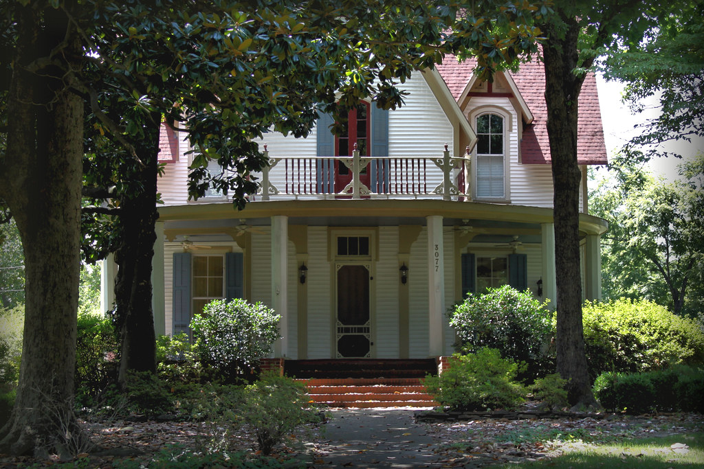 BLACKWELL HOUSE The house is constructed of white poplar i… Flickr