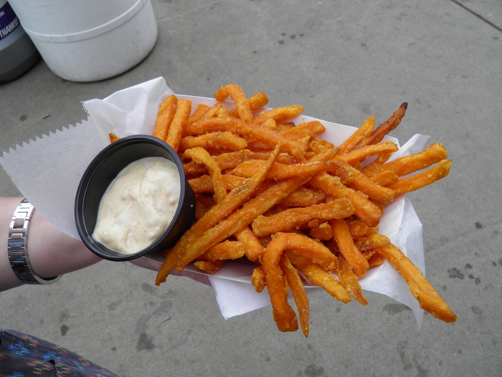 2012 Minnesota State Fair 018 Sweet Potato Fries with Spicy Sauce a