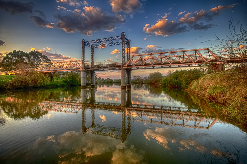 Hinton Bridge Reflections Late afternoon light on the Pate… Flickr