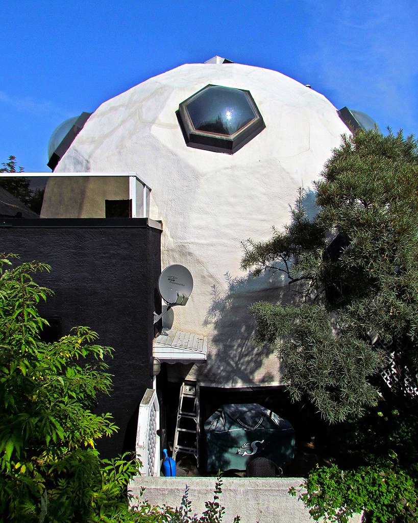 The Soccer Ball House The fact that the owner's of this Ca… Flickr
