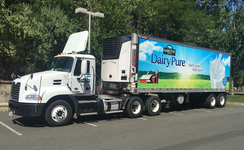 Garelick Dairy Milk Truck, 8/2016, pics by Mike Mozart of … Flickr