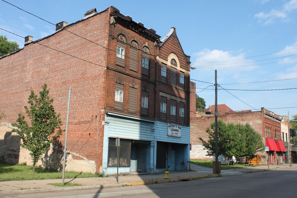Downtown Braddock Despite the ruin and abandonment, much o… Flickr