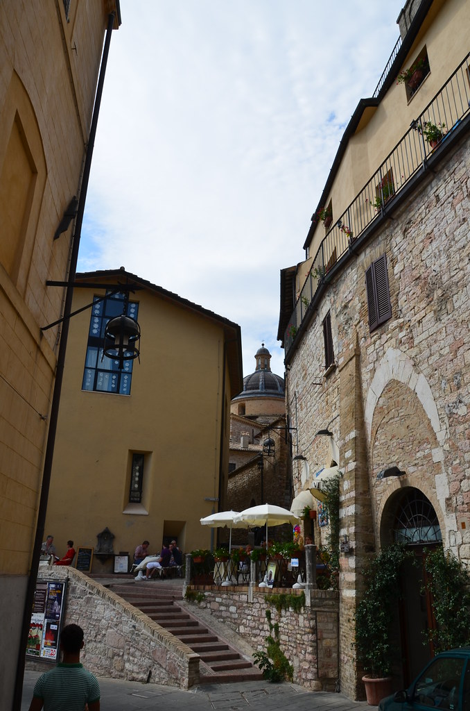 Lane in Assisi (3) Richard Mortel Flickr